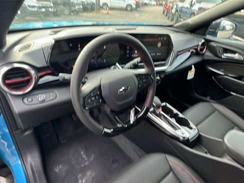 New 2026 Chevrolet Trax RS w/ Sunroof Package image 17