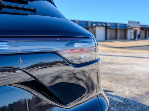 Used 2019 Porsche Cayenne Turbo w/ Sportdesign Package image 11