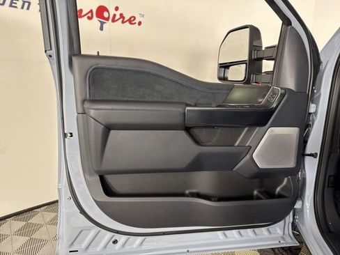 New 2026 Ford F350 Platinum w/ Tremor Off-Road Package image 17