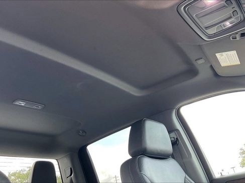 Used 2025 GMC Sierra 1500 SLT image 28