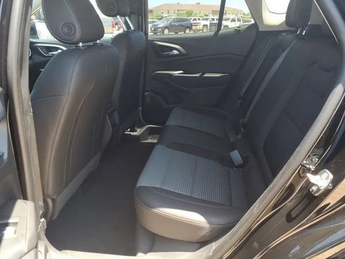 Used 2026 Chevrolet Trax LT FWD image 12