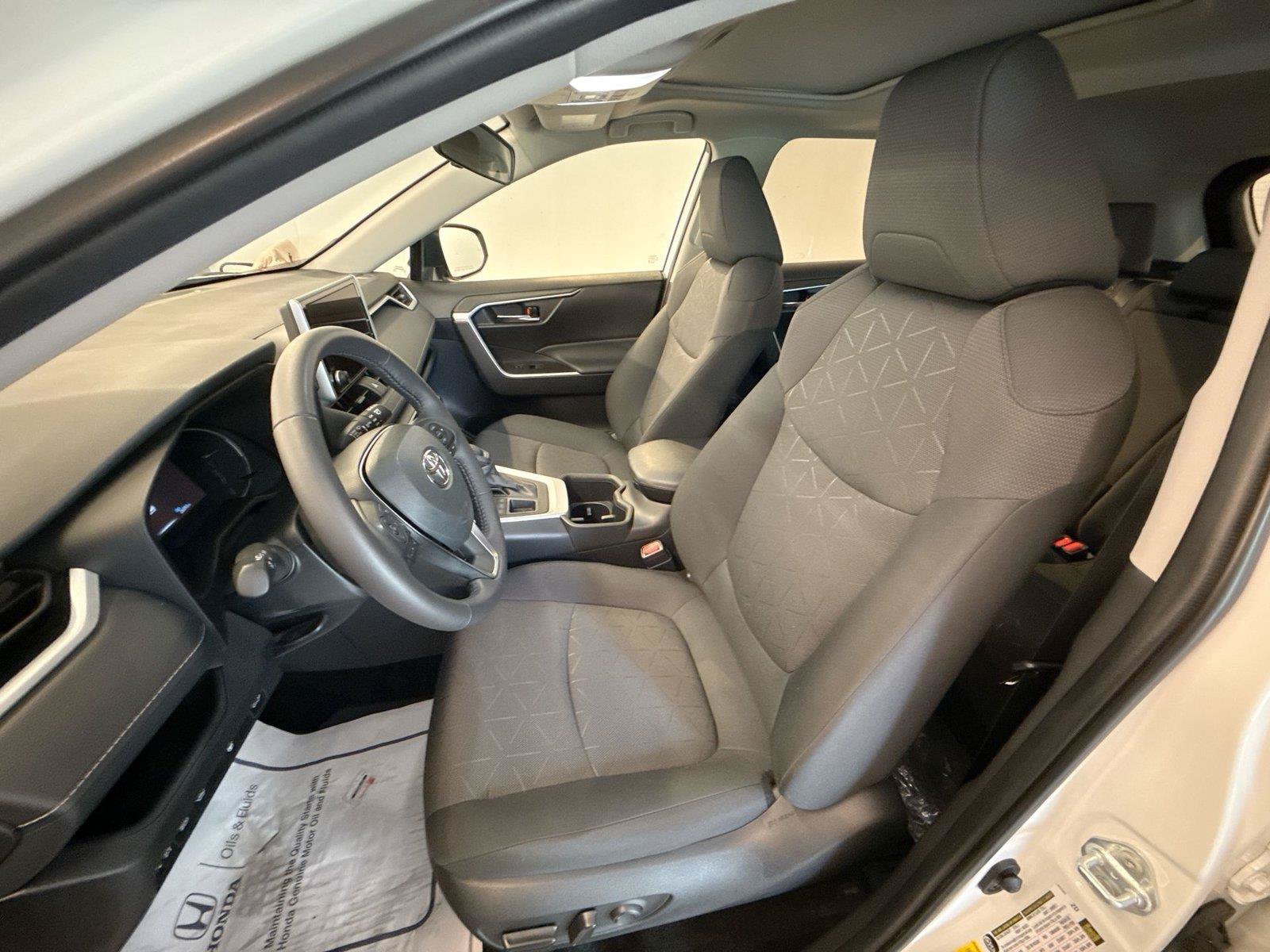 Used 2024 Toyota RAV4 XLE w/ Convenience Package AWD/4WD image 13