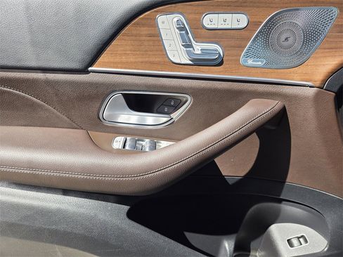 Used 2023 Mercedes-Benz GLS 450 4MATIC image 25