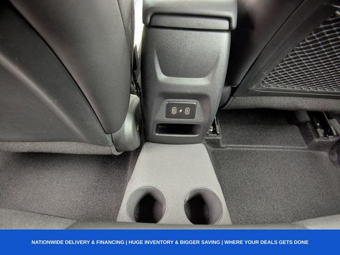 Used 2024 Hyundai Venue Limited image 18