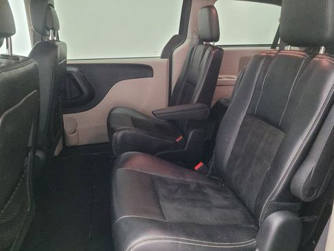 Used 2019 Dodge Grand Caravan SXT FWD image 18