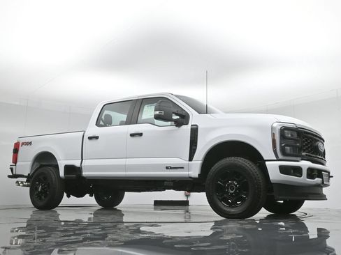 Used 2024 Ford F250 XL w/ STX Appearance Package AWD/4WD image 21