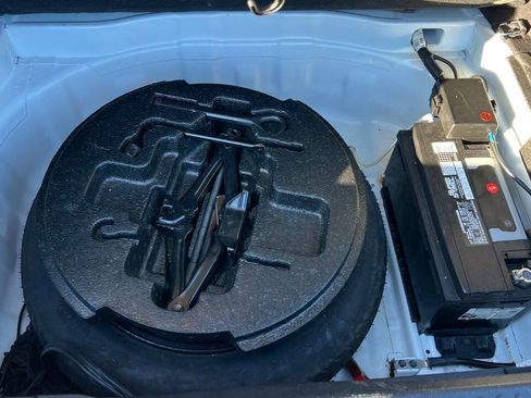 Used 2009 Hyundai Genesis 3.8 w/ Technology Pkg 4 image 25