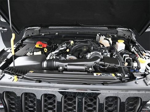 Used 2023 Jeep Gladiator Rubicon w/ Cold Weather Group image 33