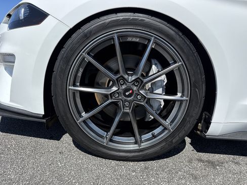 Used 2018 Ford Mustang GT Premium image 13