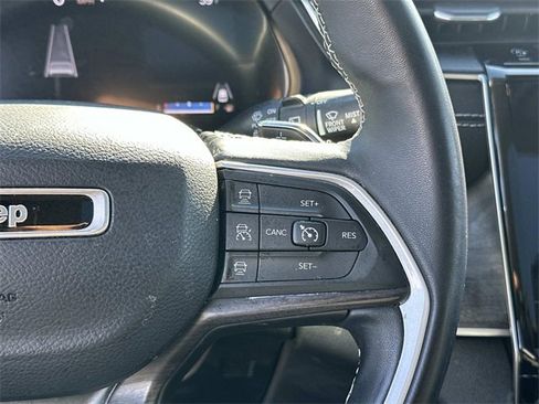 Certified 2022 Jeep Grand Cherokee Limited image 27