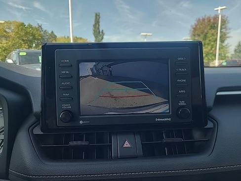 Used 2022 Toyota RAV4 XLE image 20