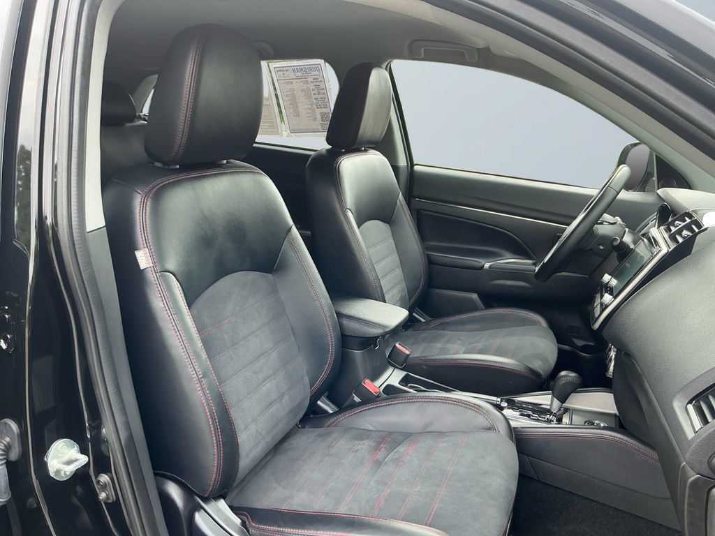 Used 2024 Mitsubishi Outlander Sport SE AWD/4WD image 16