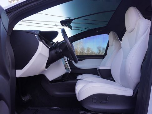 Used 2018 Tesla Model X 100D image 30