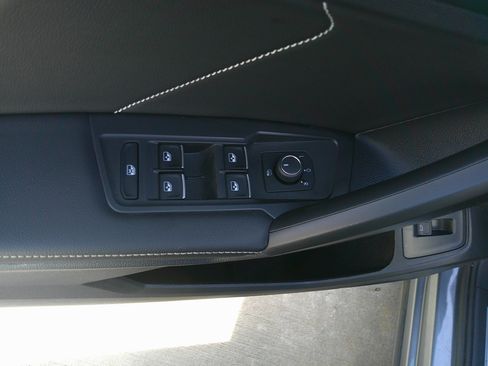 Used 2024 Volkswagen Tiguan SE R-Line image 18