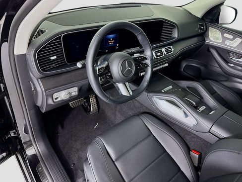 Certified 2026 Mercedes-Benz GLS 450 4MATIC image 9