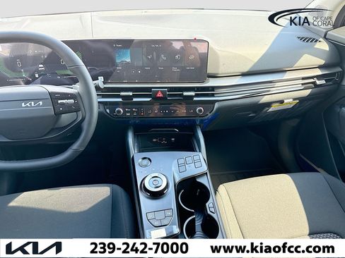 New 2026 Kia Sportage LX image 17