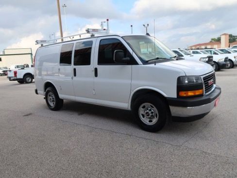 Used 2020 GMC Savana 2500 w/ Driver Convenience Package image 3