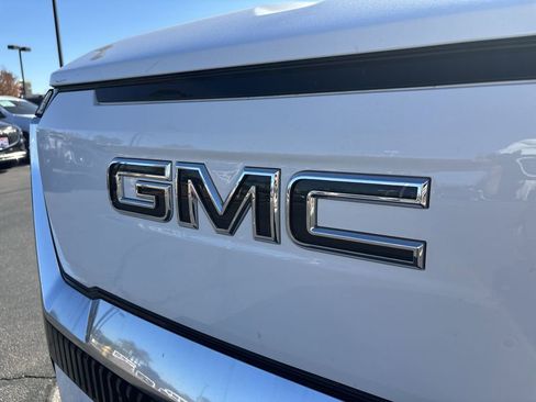 New 2025 GMC Sierra EV Denali image 32
