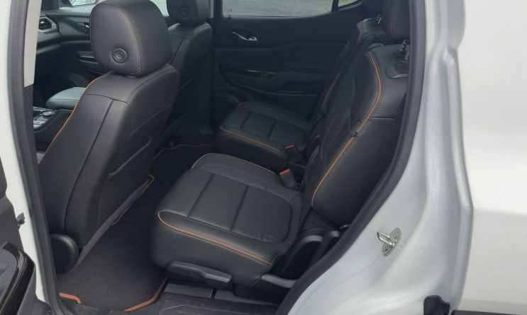 Used 2023 GMC Acadia AT4 w/ Preferred Package AWD/4WD image 8