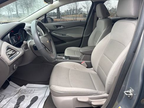 Used 2017 Chevrolet Cruze LT image 13