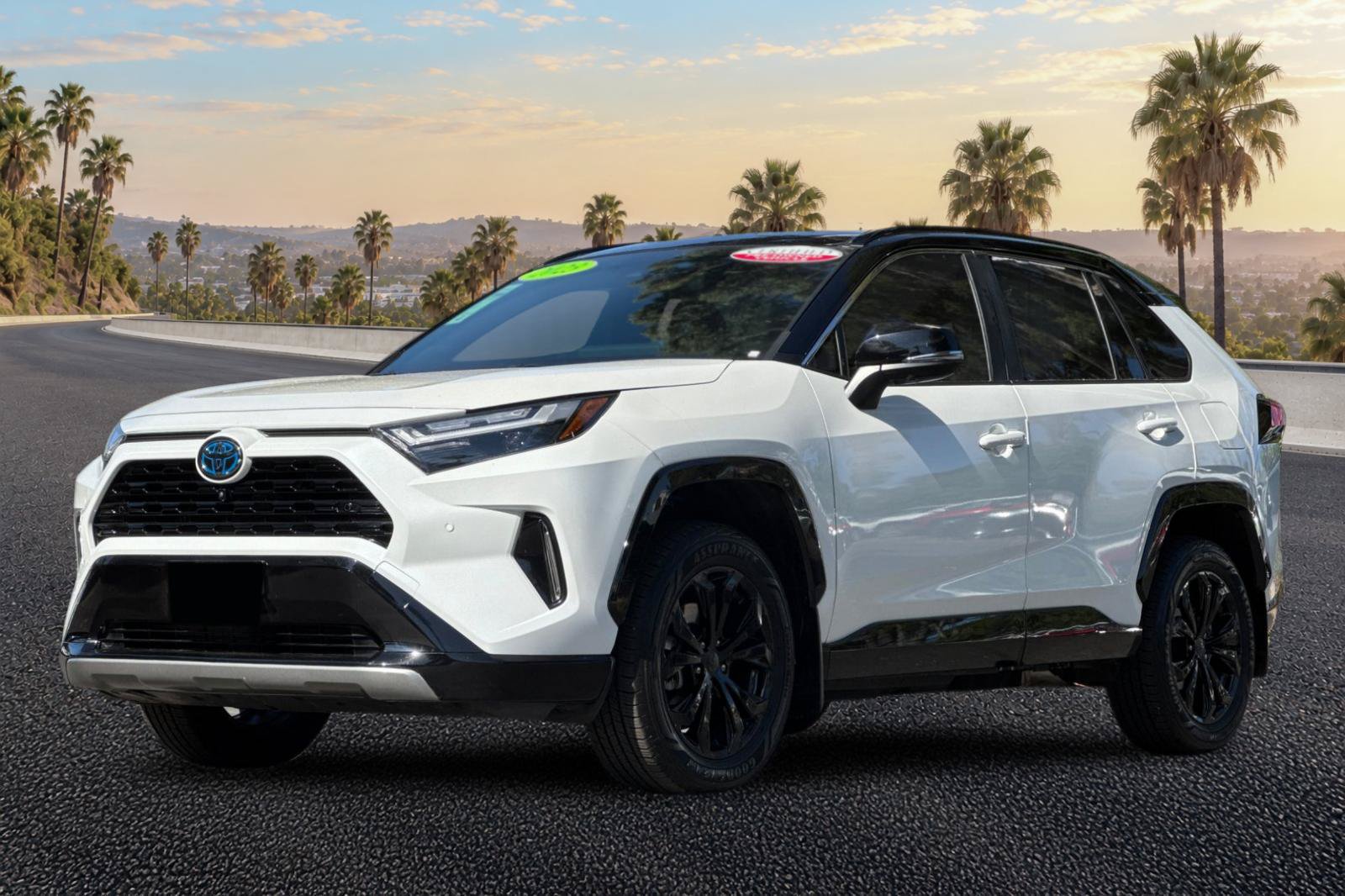 Used 2023 Toyota RAV4 XSE AWD/4WD image 9