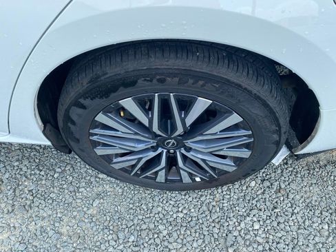 Used 2025 Nissan Altima 2.5 SV FWD image 25