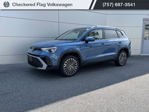 New 2025 Volkswagen Taos SE image 10