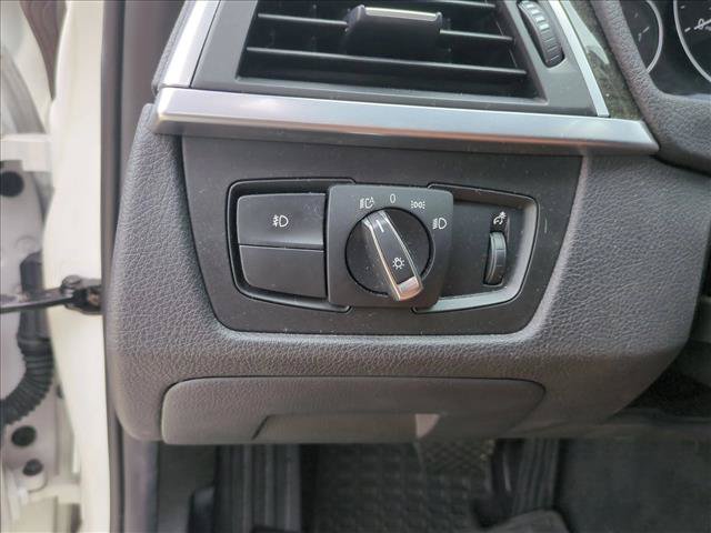 Used 2017 BMW 330i Sedan RWD image 13