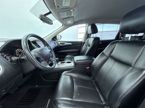 Used 2018 Nissan Pathfinder SL image 11