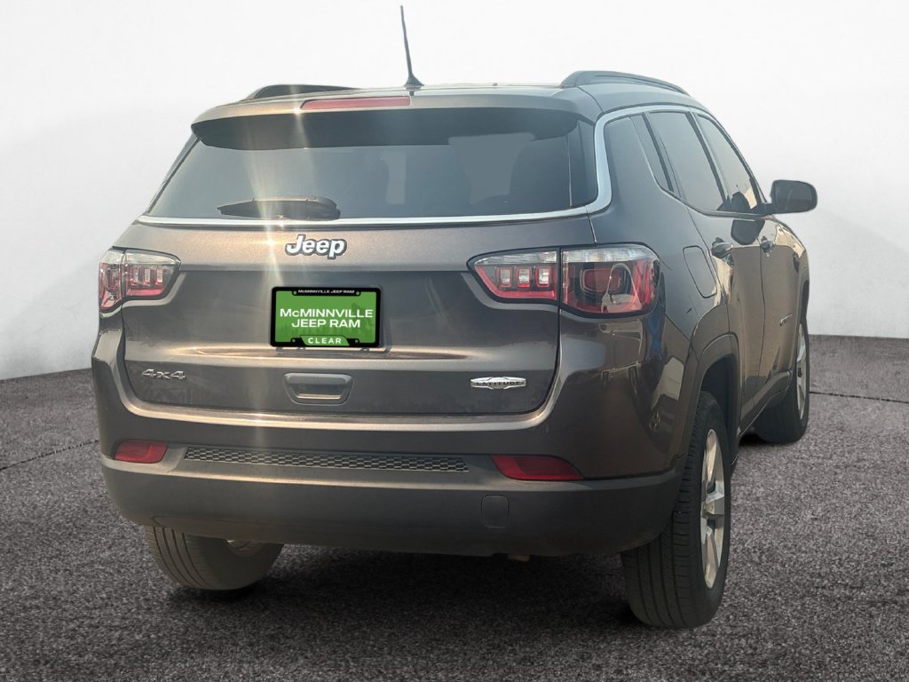 Used 2018 Jeep Compass Latitude w/ Cold Weather Group AWD/4WD image 5
