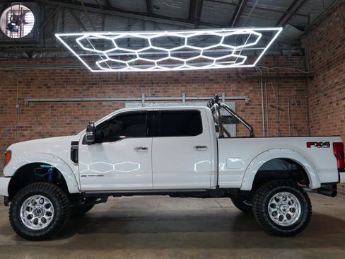 Used 2019 Ford F350 Platinum w/ Platinum Ultimate Package AWD/4WD image 1