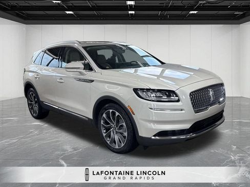 Certified 2023 Lincoln Nautilus Reserve AWD/4WD image 7
