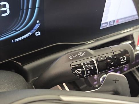 Certified 2025 Kia Niro EX Touring image 34