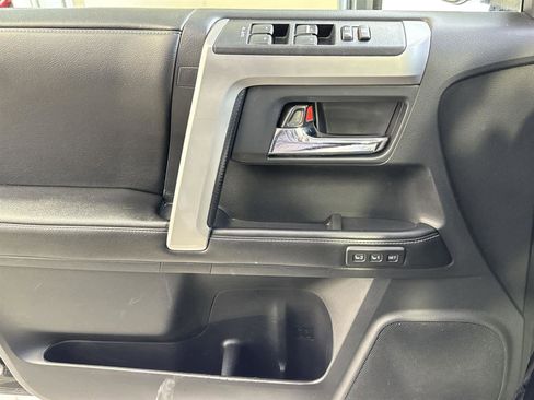 Used 2015 Toyota 4Runner Limited image 22
