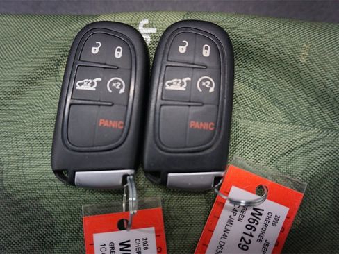 Used 2020 Jeep Cherokee Latitude Lux w/ Comfort/Convenience Group image 20