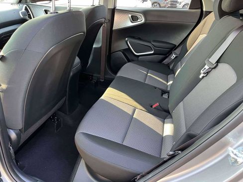 Used 2025 Kia Soul LX w/ LX Technology Package FWD image 6