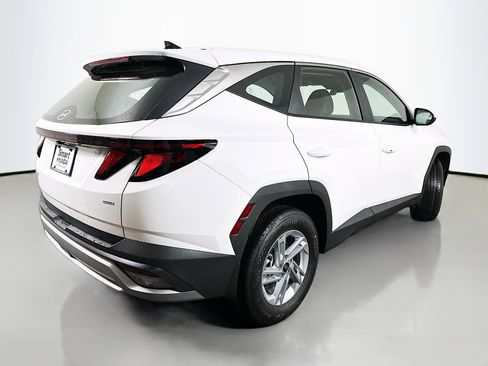 New 2025 Hyundai Tucson SE image 7