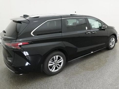 New 2026 Toyota Sienna Limited image 43