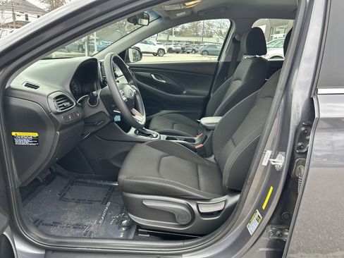 Used 2019 Hyundai Elantra GT FWD image 14