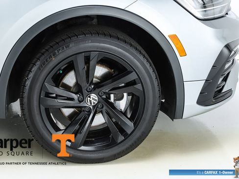Used 2023 Volkswagen Tiguan SE R-Line image 14