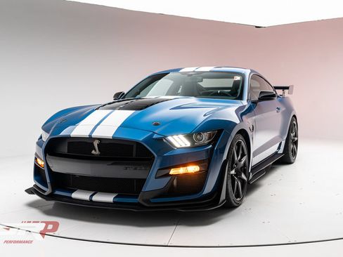 Used 2021 Ford Mustang Shelby GT500 w/ Carbon Fibre Track Pack RWD image 5