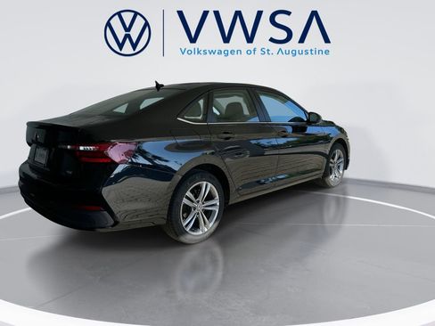 Used 2024 Volkswagen Jetta SE FWD image 8