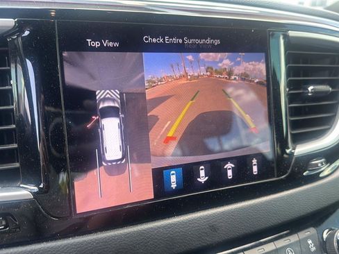Used 2020 Chrysler Pacifica Touring-L Plus FWD image 6
