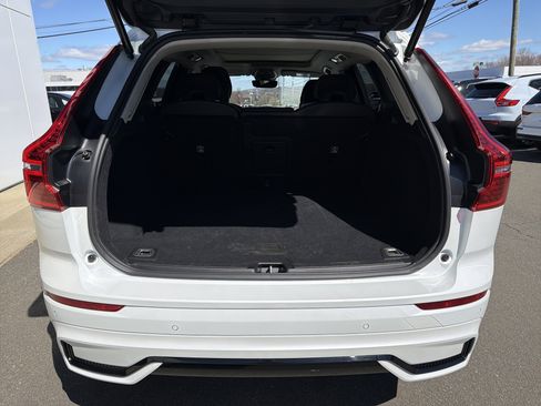 Certified 2025 Volvo XC60 B5 Core AWD/4WD image 9