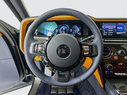 Certified 2025 Rolls-Royce Cullinan Black Badge w/ Leather Finishing Pack AWD/4WD image 12