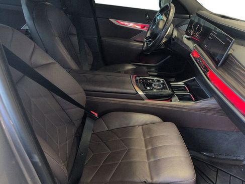Used 2023 BMW 740i RWD image 18