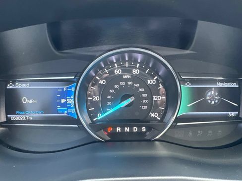 Used 2019 Ford Explorer XLT w/ Equipment Group 202A AWD/4WD image 9
