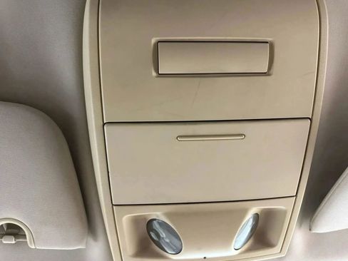 Used 2008 Chrysler Town & Country LX image 29