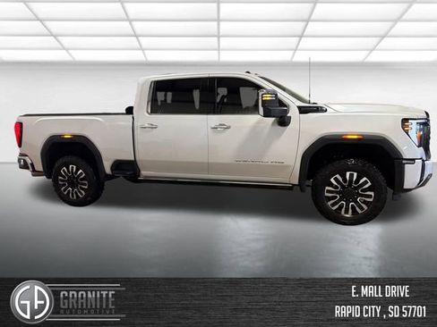 Used 2024 GMC Sierra 2500 Denali Ultimate AWD/4WD image 7