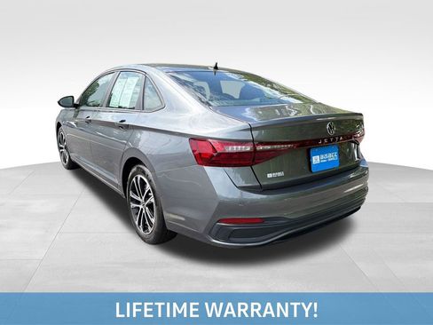 Used 2025 Volkswagen Jetta Sport FWD image 4